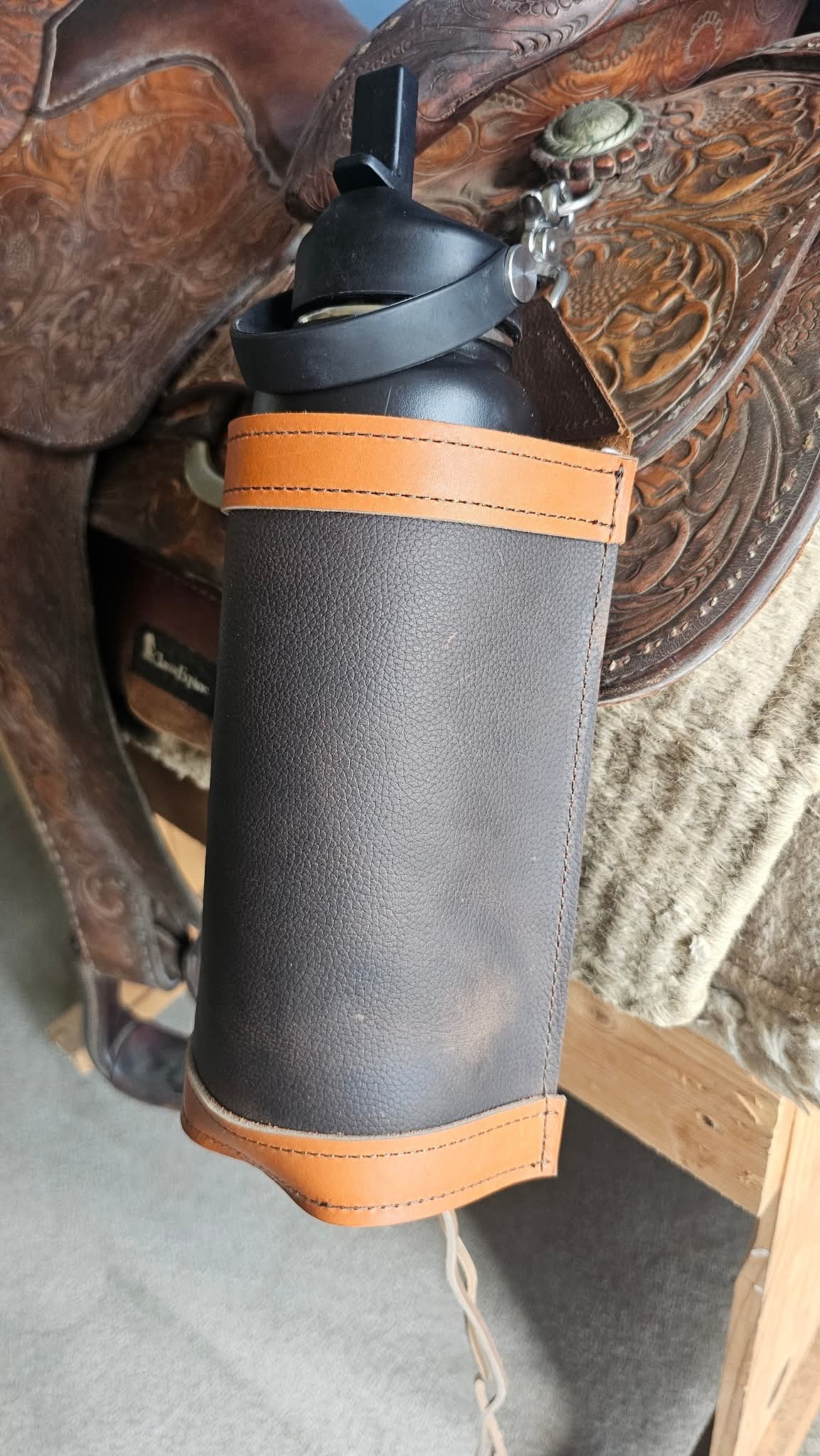 Cylinder Saddle Bottle Holder