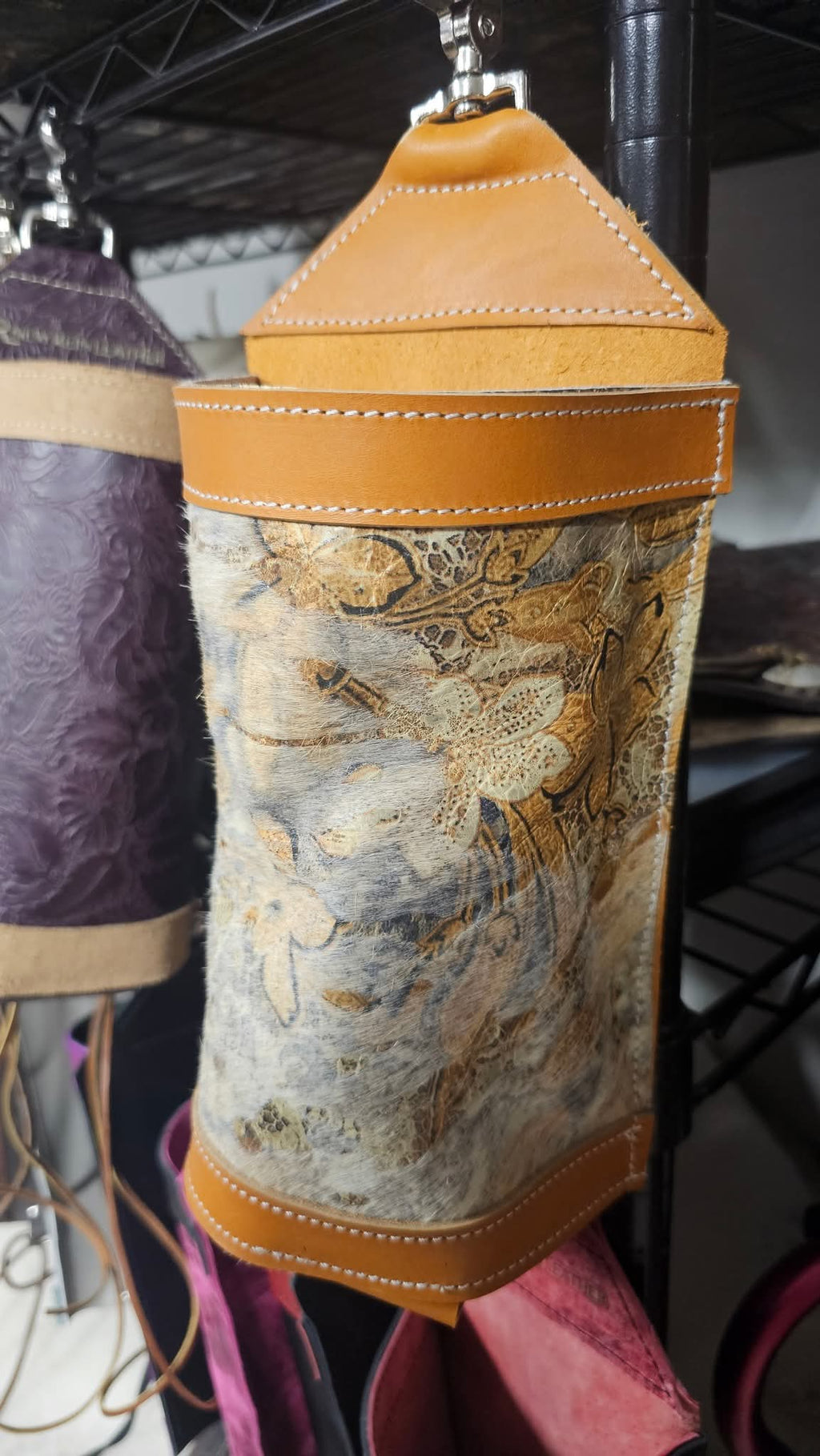 Cylinder Saddle Bottle Holder