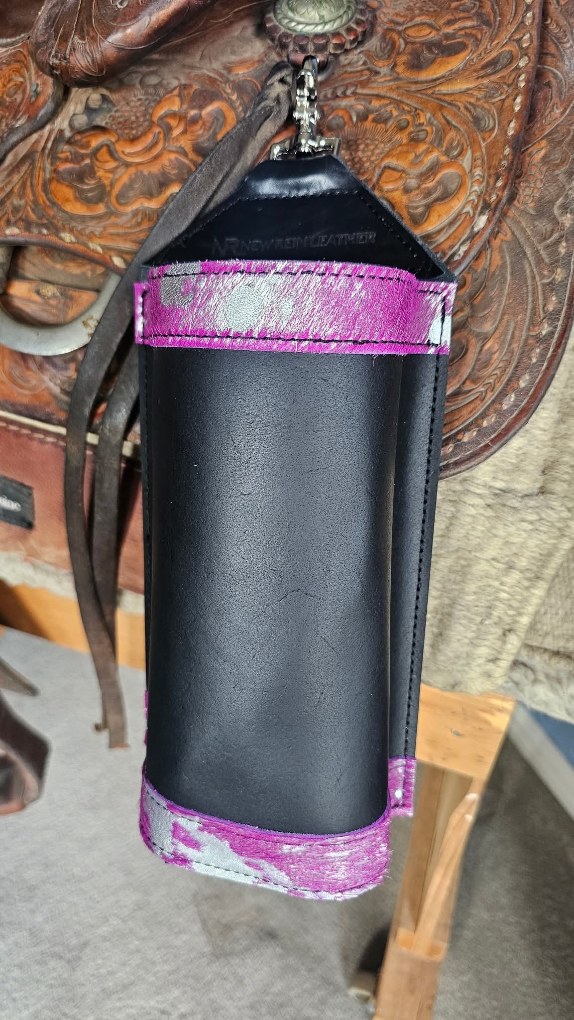 Cylinder Saddle Bottle Holder